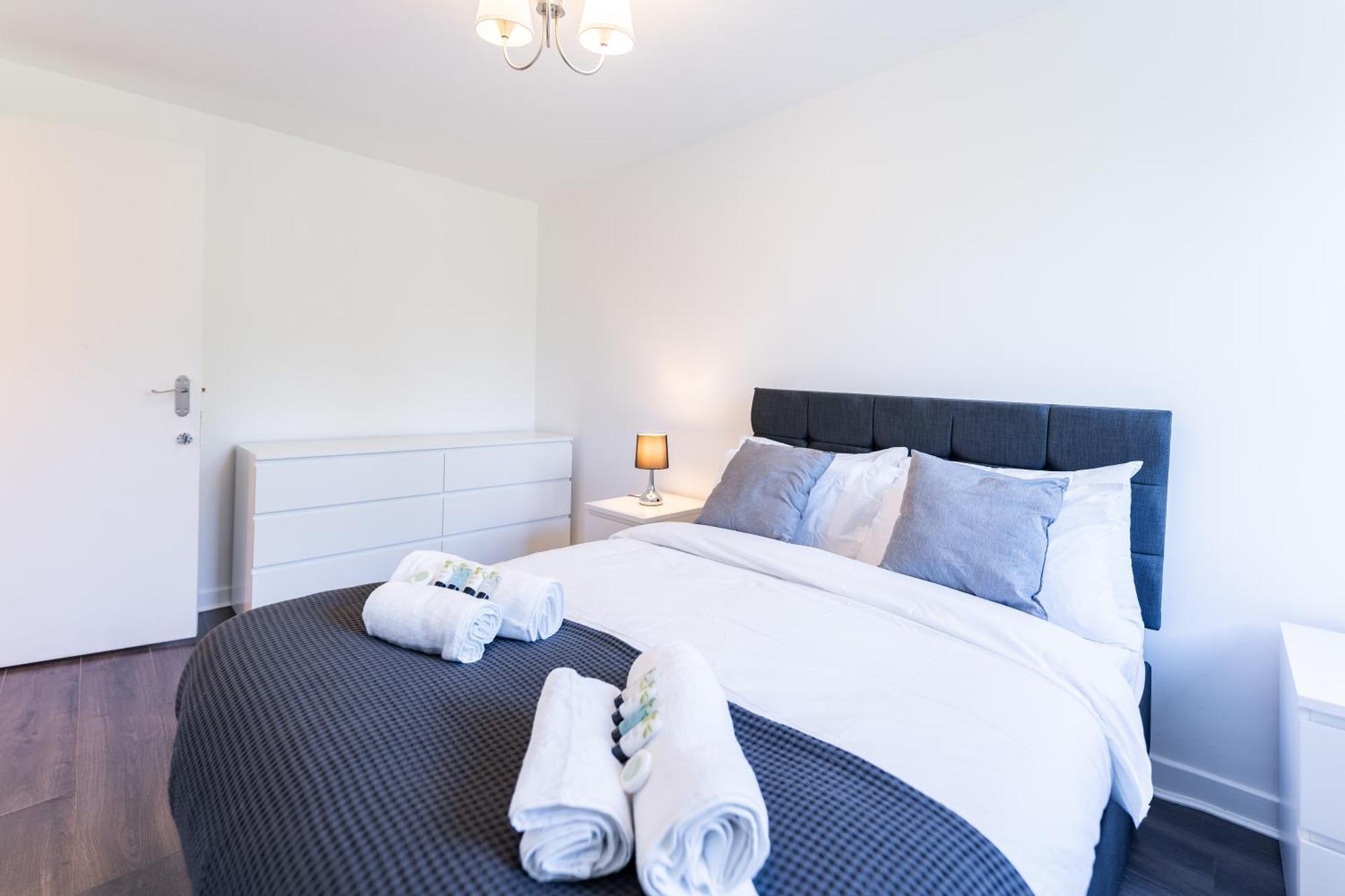 Luxury 3 Bedroom Flat With Balcony In Westbourne Park London Exterior photo