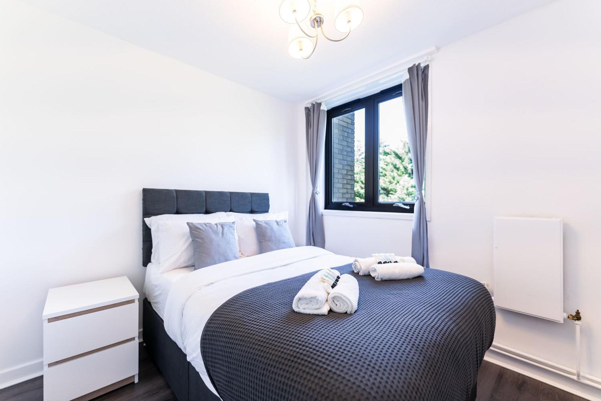 Luxury 3 Bedroom Flat With Balcony In Westbourne Park London Exterior photo