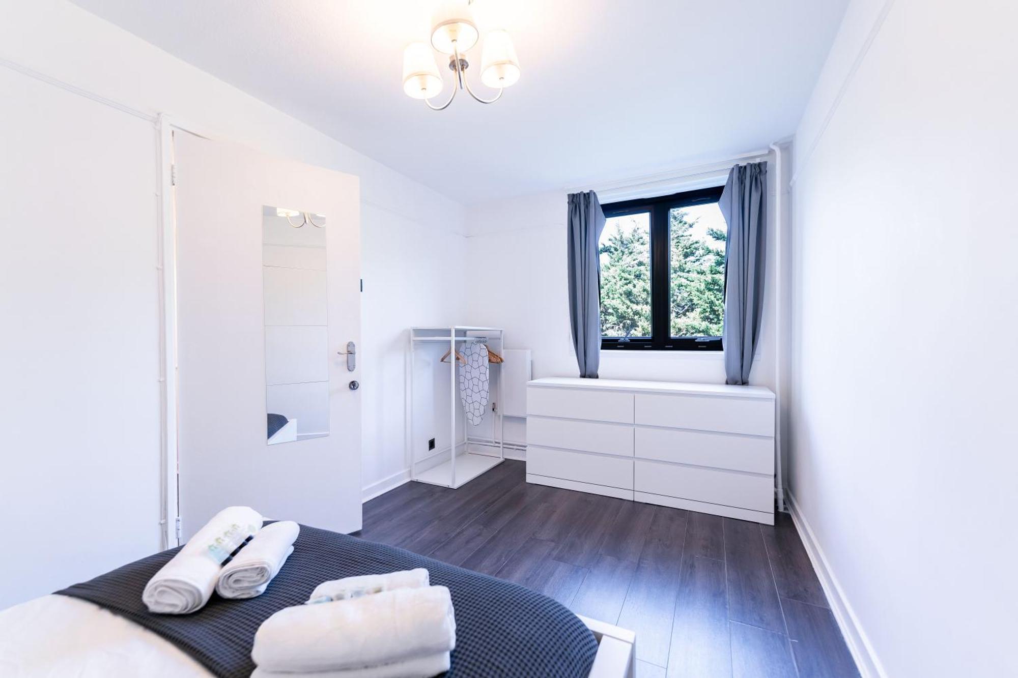 Luxury 3 Bedroom Flat With Balcony In Westbourne Park London Exterior photo
