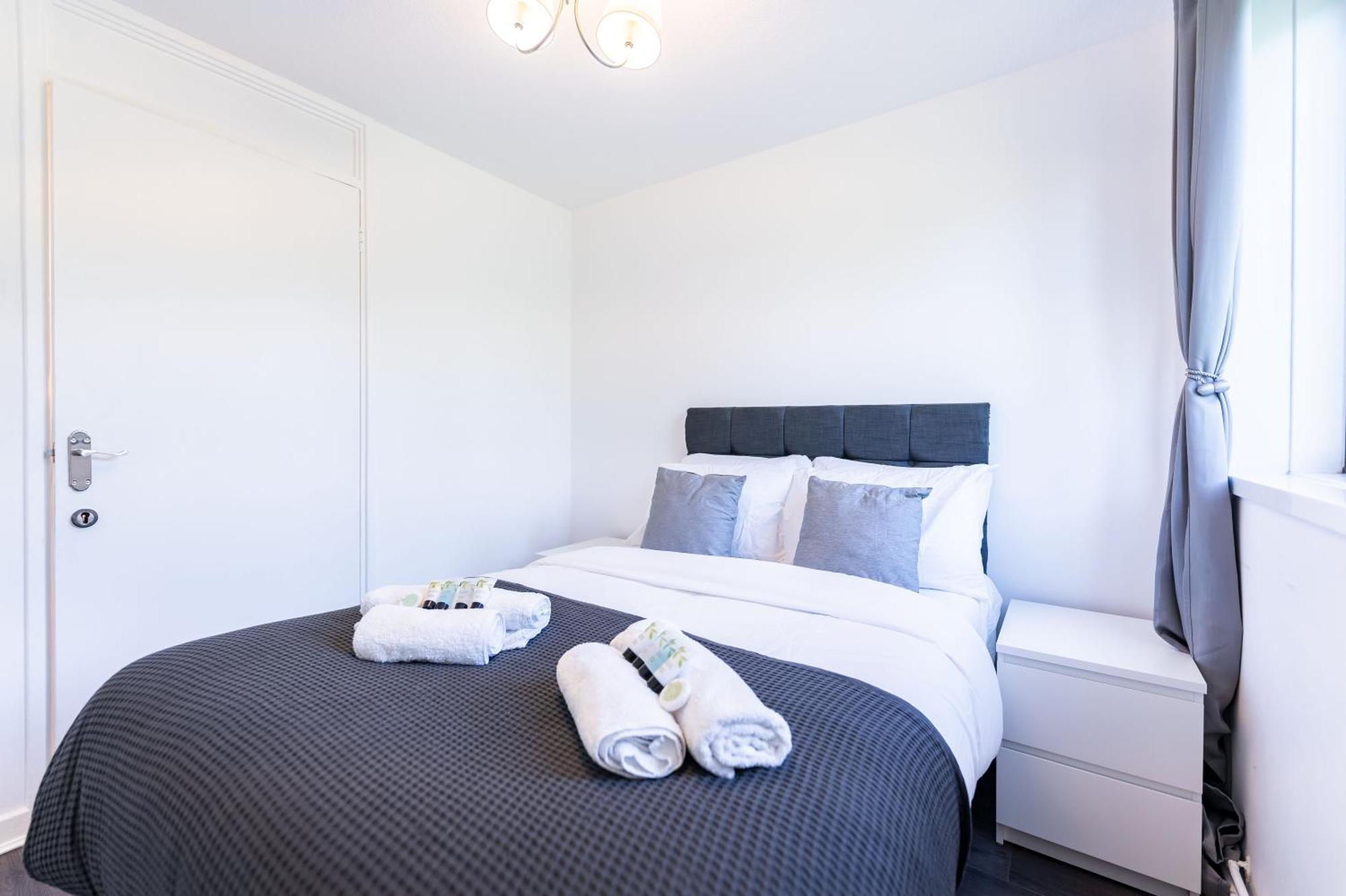 Luxury 3 Bedroom Flat With Balcony In Westbourne Park London Exterior photo